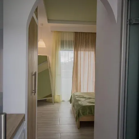 μαρούλα στούντιο Φαληράκι