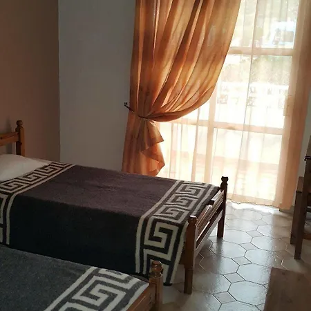 μαρούλα στούντιο 2* Φαληράκι