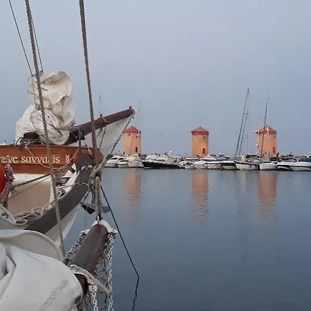 μαρούλα στούντιο Φαληράκι