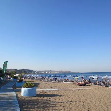 Ξενοδοχείο με διαμερίσματα μαρούλα στούντιο